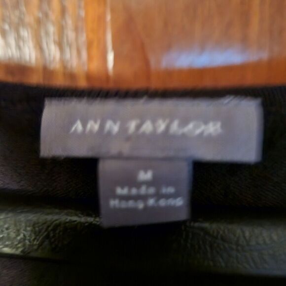 Ann Taylor Black Sleeveless Stretch Layer Top Size M Wardrobe Staple - Picture 2 of 3